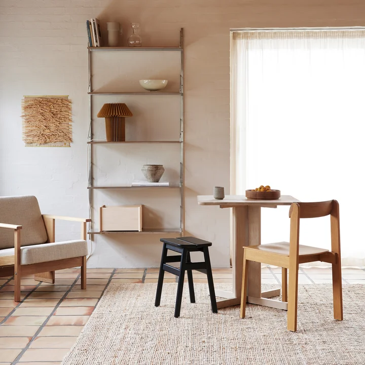 Block loungestoel en Angle Standard kruk van Form & Refine