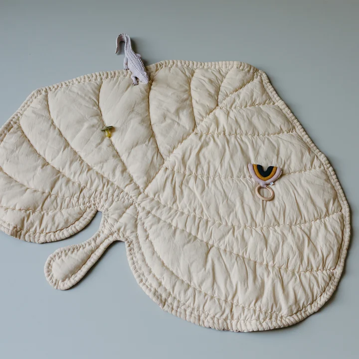 Leaf Speeldeken van Nofred in de kleur zand