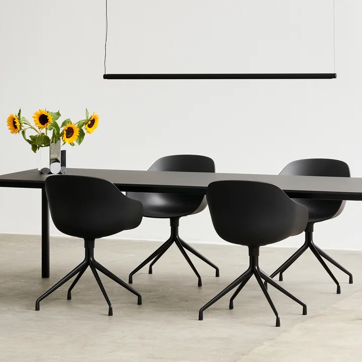 Over A Chair AAC 220, aluminium met poedercoating zwart / zwart by HAY