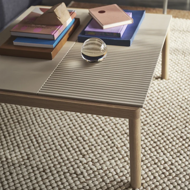 Couple Salontafel van Muuto in de uitvoering Sand/Oak