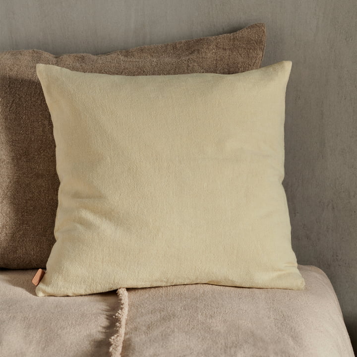 ferm Living - Heavy Linen Kussen, 50 x 50 cm, citroen