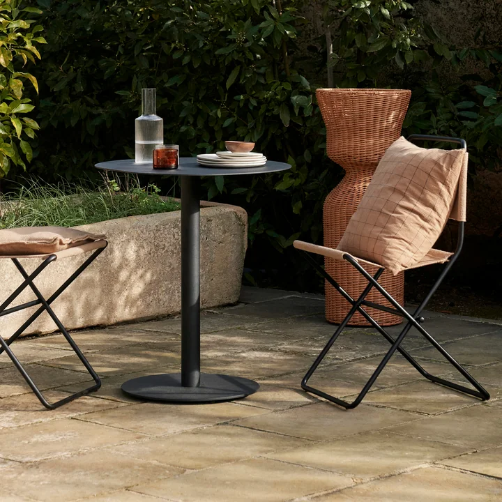 Pond Bistrotafel van Ferm Living in de kleur zwart