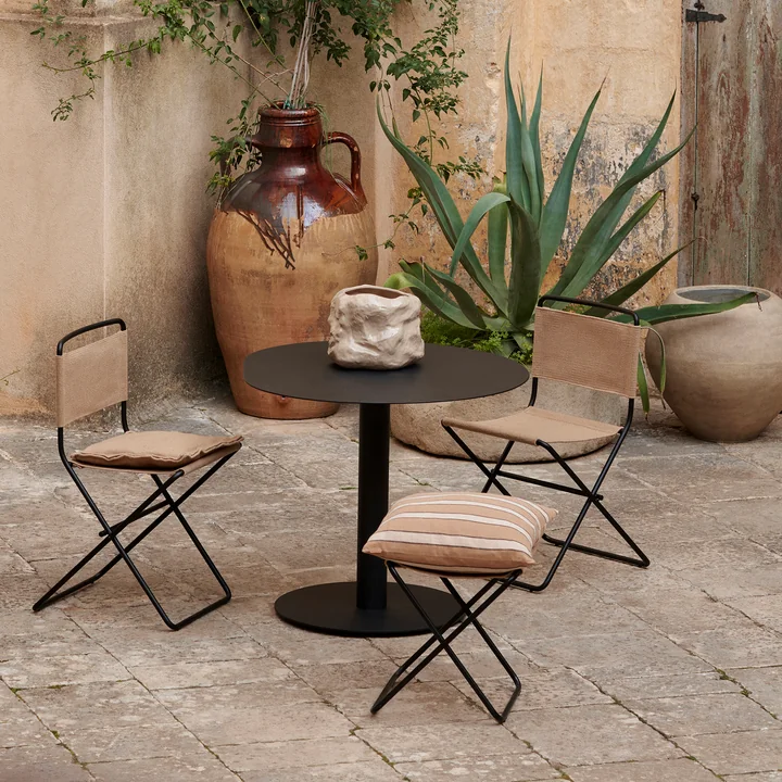 Pond Dining Table van Ferm Living in de kleur zwart