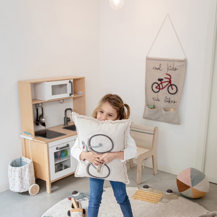 Wandkleed, Cool Kids Ride Bikes, 45 x 70 cm, naturel / rood by Lorena Canals