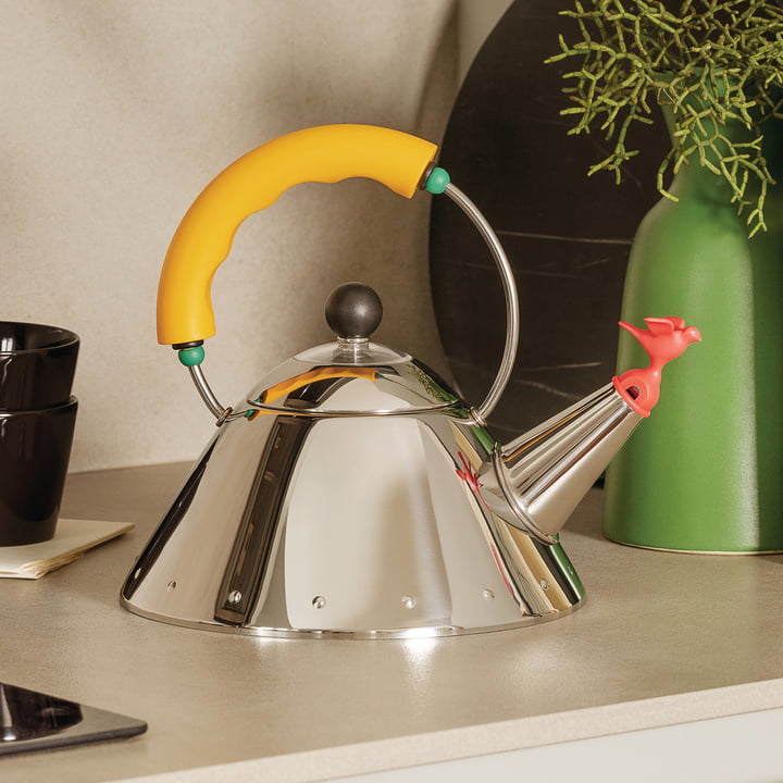 Waterkoker 9093 /1 "Bird Kettle" van Alessi in de gepolijste/gele versie