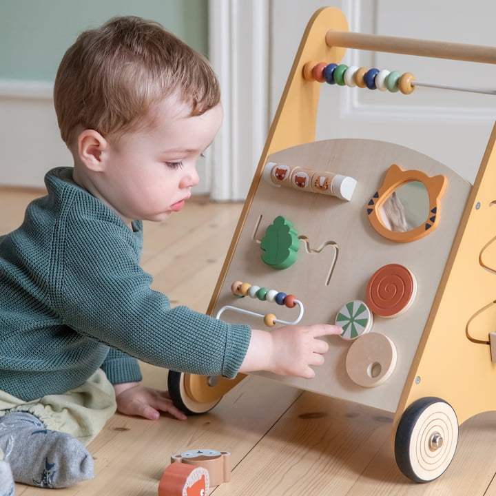 Loopstoeltje met activiteitenbord van hout, Wildlife by Sebra