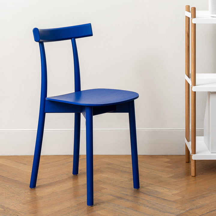 Skinny Wooden Chair in de uitvoering blauw (RAL 5002)