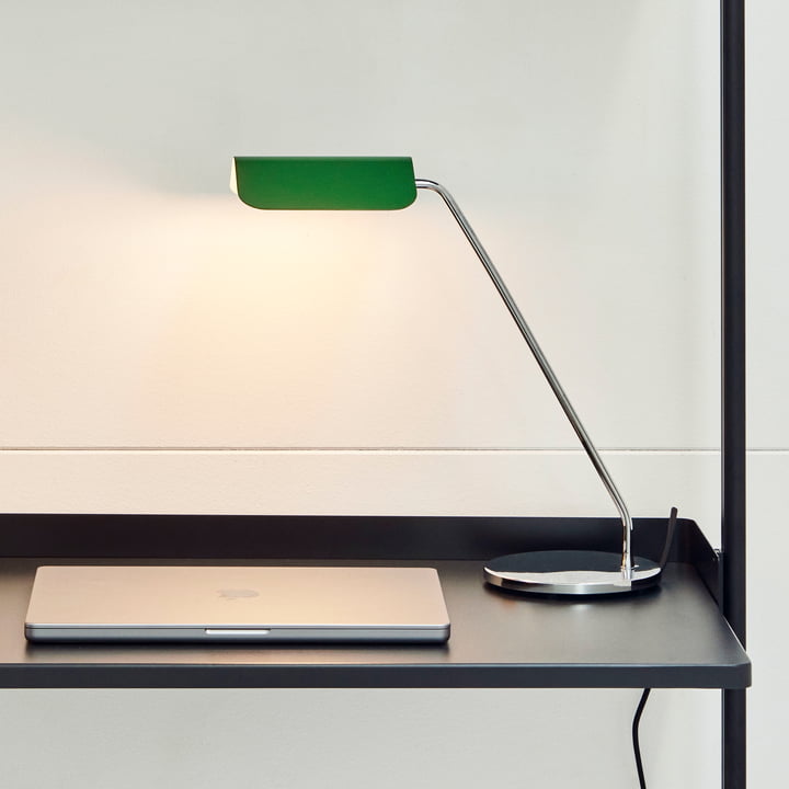 Apex Bureaulamp, smaragdgroen by HAY