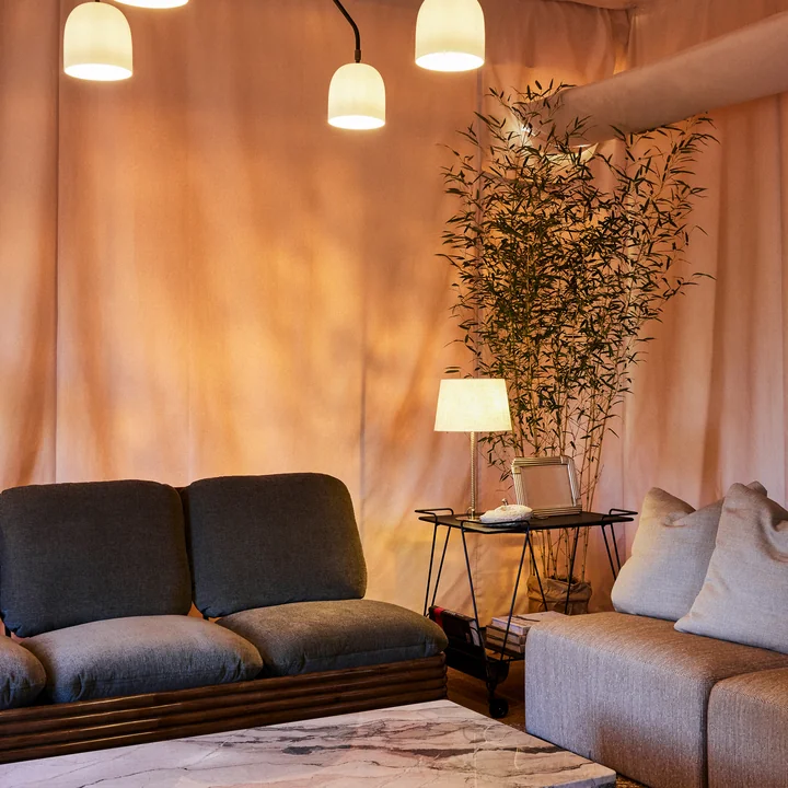 Gubi -9205-table-lamp-canvas-brass-A4