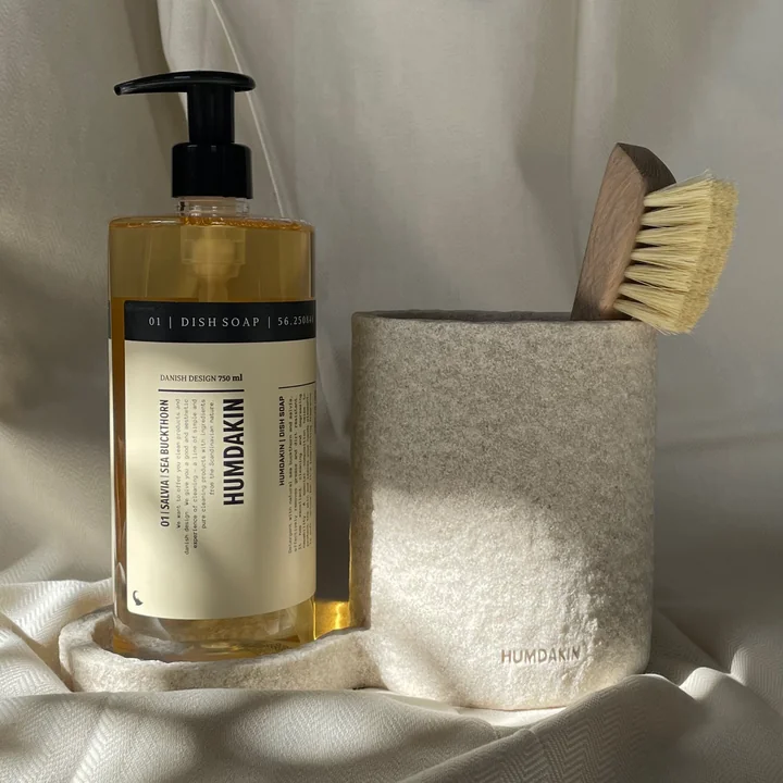 Zandstenen gootsteenopberger van Humdakin