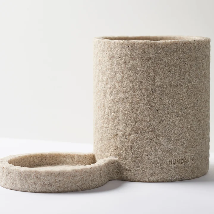 Zandstenen gootsteenopberger van Humdakin