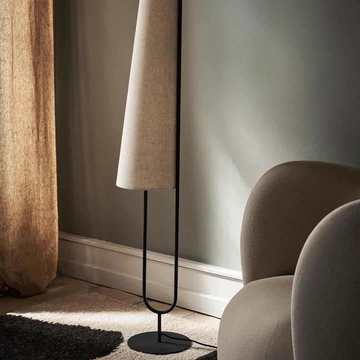 Ancora Staande lamp, zwart frame / lampenkap naturel van Ferm Living