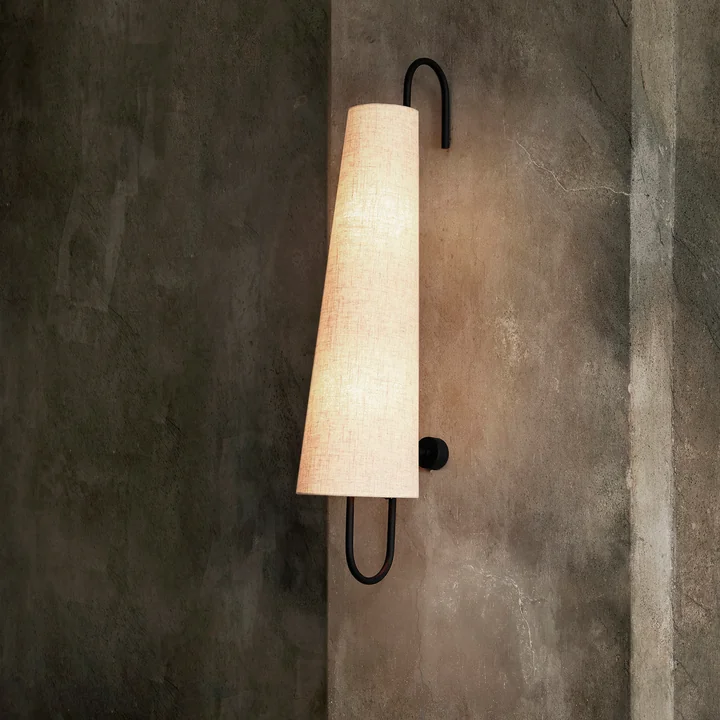 Ancora Wandlamp 100, zwart / natuur by Ferm Living