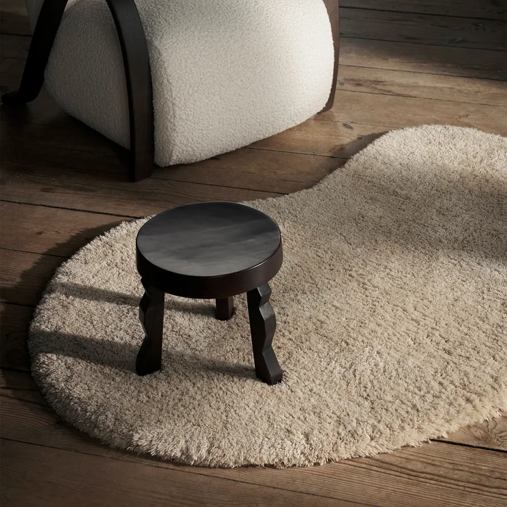Forma Wollen vloerkleed S, Ash Brown, Faye Stool by Ferm Living