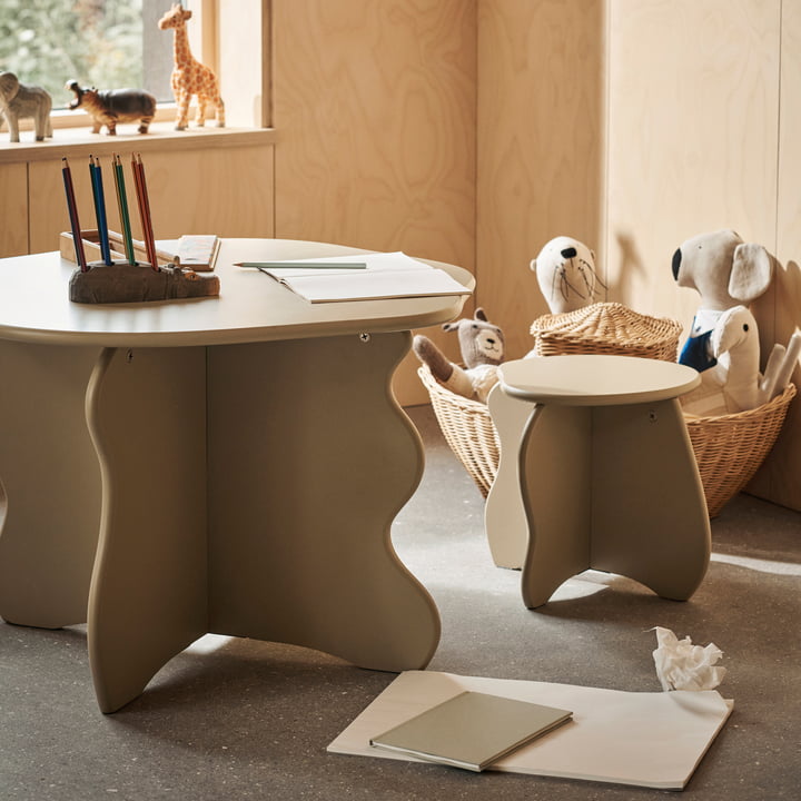 ferm Living - Slope Kindertafel en kruk, kasjmier