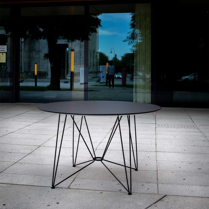 The Ring Table van Acapulco Design