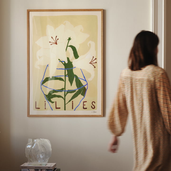 Lilies door Carla Llanos voor The Poster Club