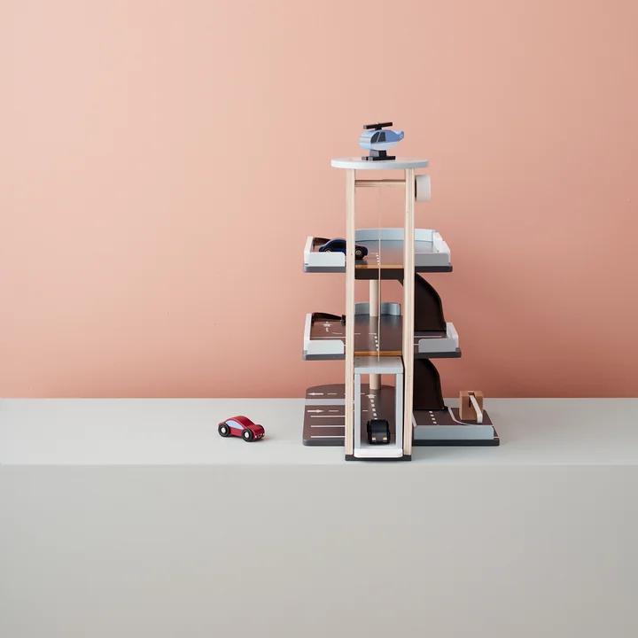 Aiden Parkeergarage met accessoires, kleurrijk (set van 5) van Kids Concept