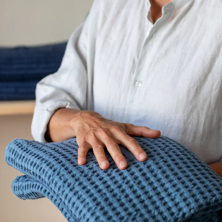 The Organic Company - Big Waffle Badlaken & Deken, 100 x 150 cm, grijs blauw Lifestyle