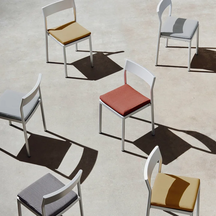 Type Stoel, zilvergrijs met zitkussen van HAY