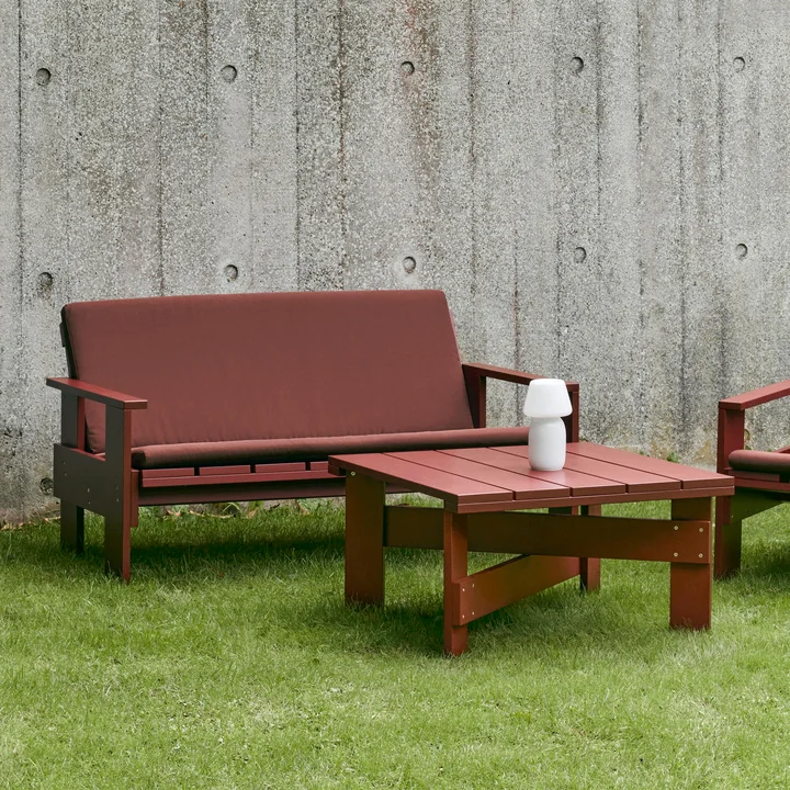 Crate Loungebank met zitkussen en bijzettafel van HAY