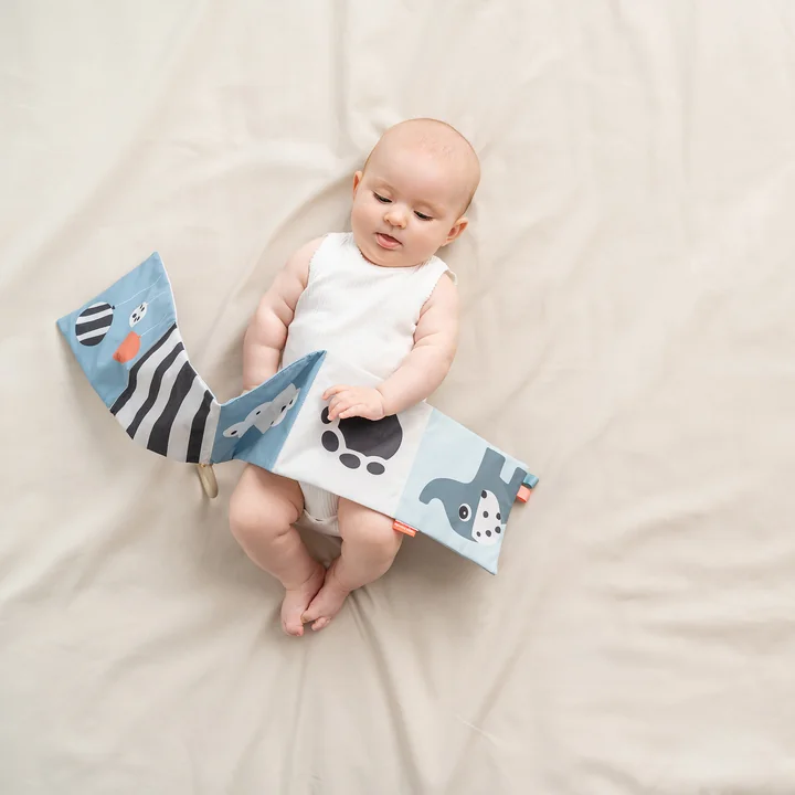 Opvouwbaar stoffen boek van Done by Deer