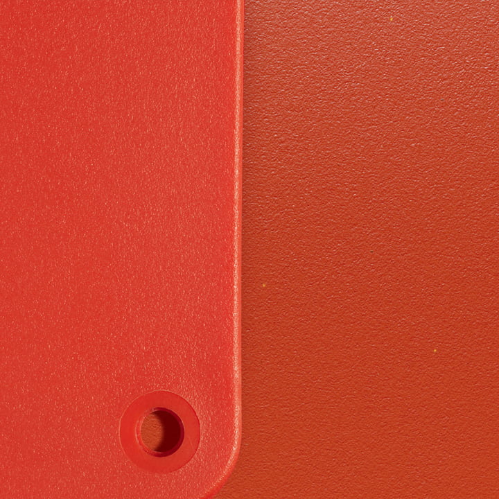 Vitra Eames Plastic RE materiaalmonster van in de kleur poppy red