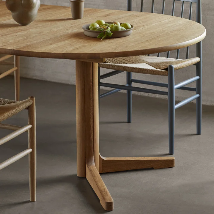 C69E Eettafel met twee extra bladen van FDB Møbler