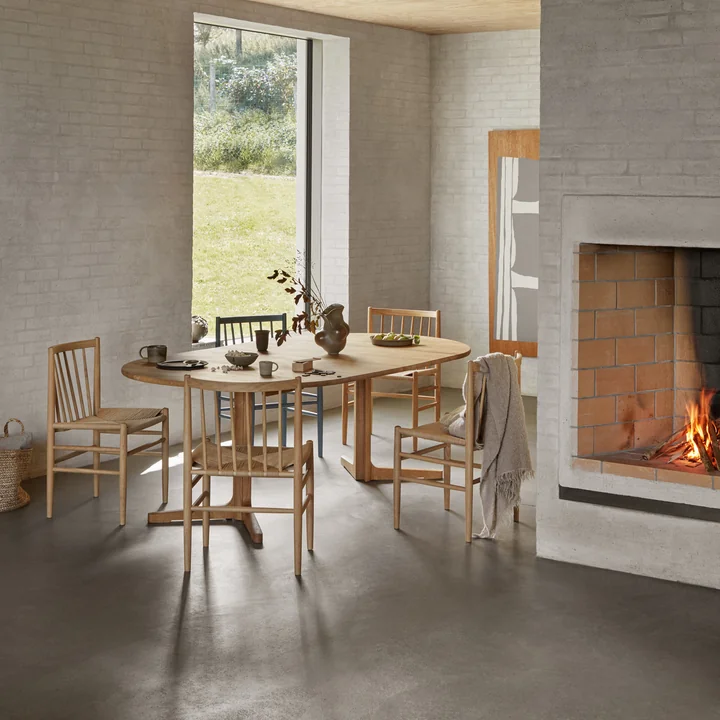 C69E Eettafel met twee extra bladen van FDB Møbler