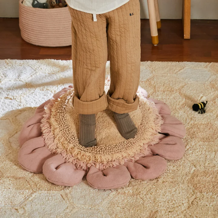 Pink Daisy Vloerkussens van Lorena Canals