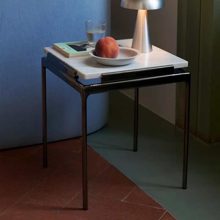 Sett Side Table LN11, Bianco Carrara / donker chroom van & Tradition