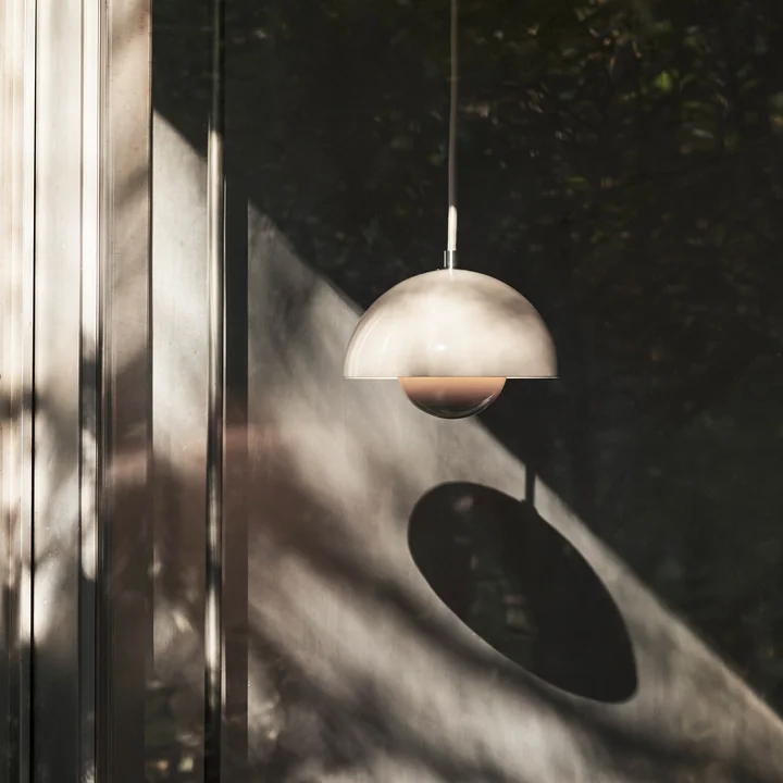 FlowerPot VP10 Hanglamp, grijs-beige van & Tradition