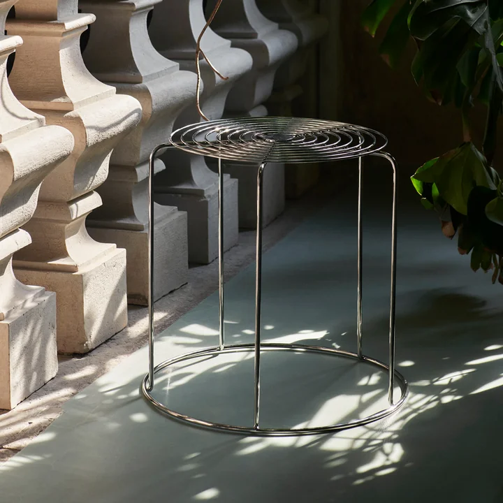 Draadkruk met zitkussen VP11, roestvrij staal van & Tradition