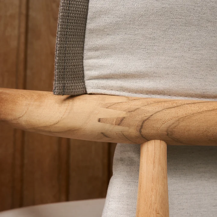 Embrace Tuinstoel, onbehandeld teakhout van Carl Hansen