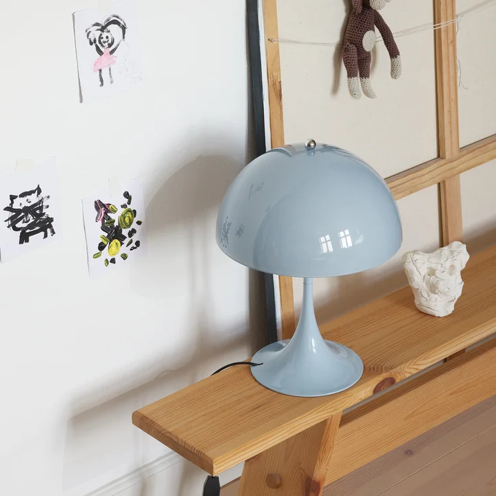 pale blue Panthella 250 tafellamp Ø 25 cm, opaal (acryl) by Louis Poulsen