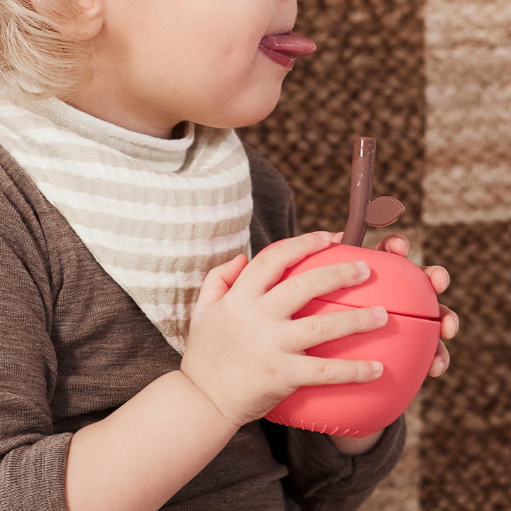 Appelbeker met rietje van OYOY Mini