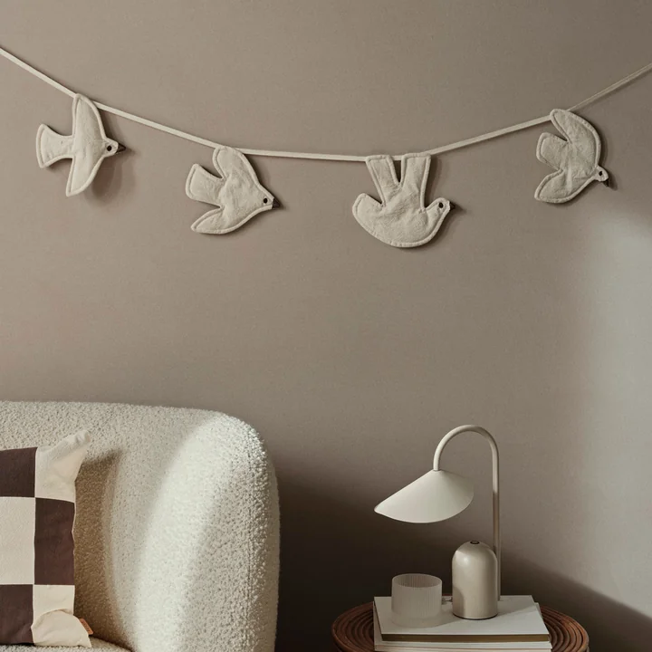Arum Oplaadbare LED tafellamp en Swif Bird slinger, naturel by Ferm Living
