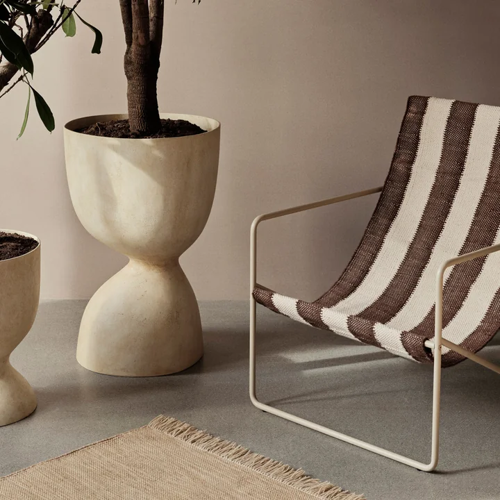 Ferm Living - Evoke Bloempot groot, Ø 44 x H 70 cm, warm zand