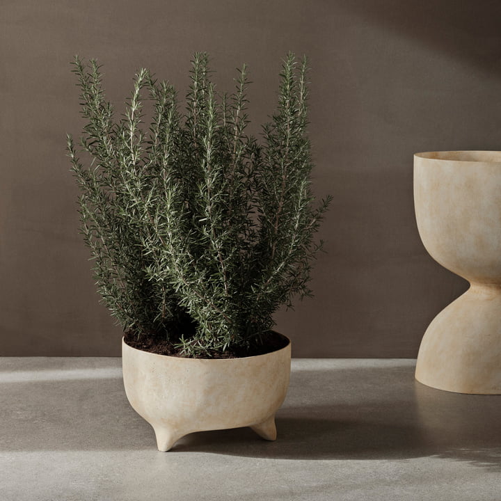 ferm Living - Evoke Bloempot klein, Ø 44 x H 27 cm, warm zand