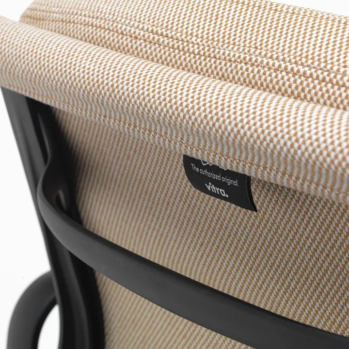 EA 231 Soft Pad Bureaustoel met armleggers diepzwart, draaibaar, Laser RE, papyrus/crème van Vitra