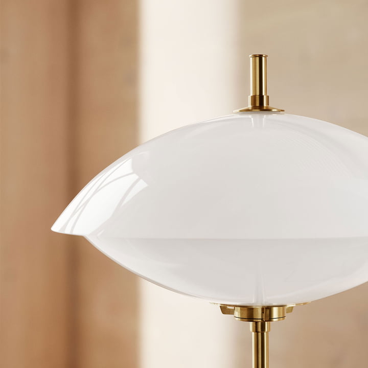 Clam Vloerlamp van Fritz Hansen