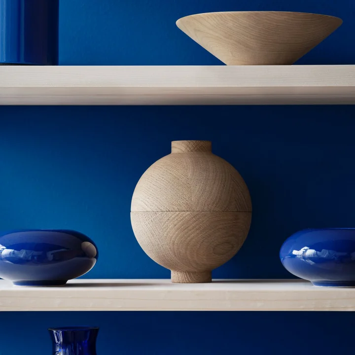 String - 1949-2024 Wandplank, wit geolied grenen / blauw (7 5. jubileumeditie)