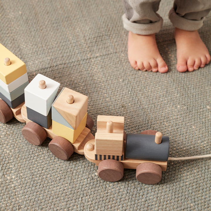 Trein met houten blokken van Kids Concept