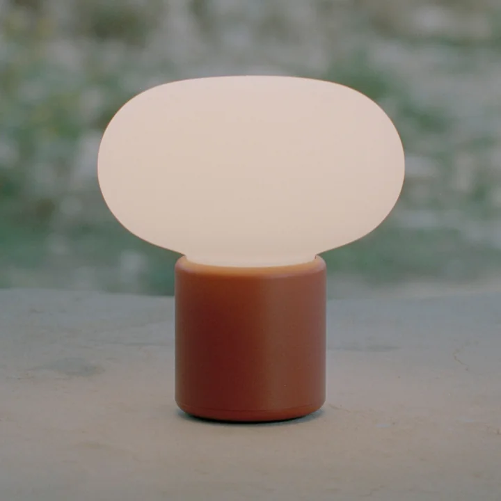 Karl-Johan Draagbare LED tafellamp met oplaadbare batterij by New Works