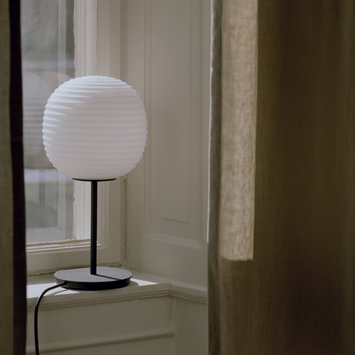 New Works Lantern - Tafellamp S opaal / mat