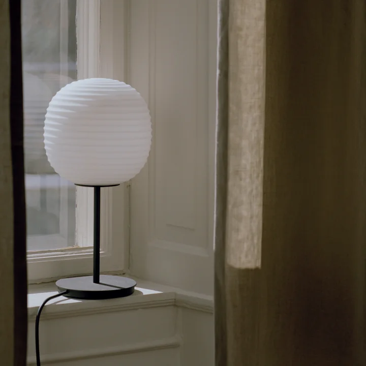 New Works Lantern - Tafellamp S opaal / mat