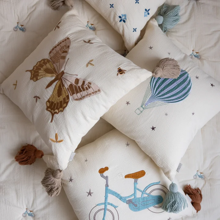 Geborduurd kussen van Cam Cam Copenhagen