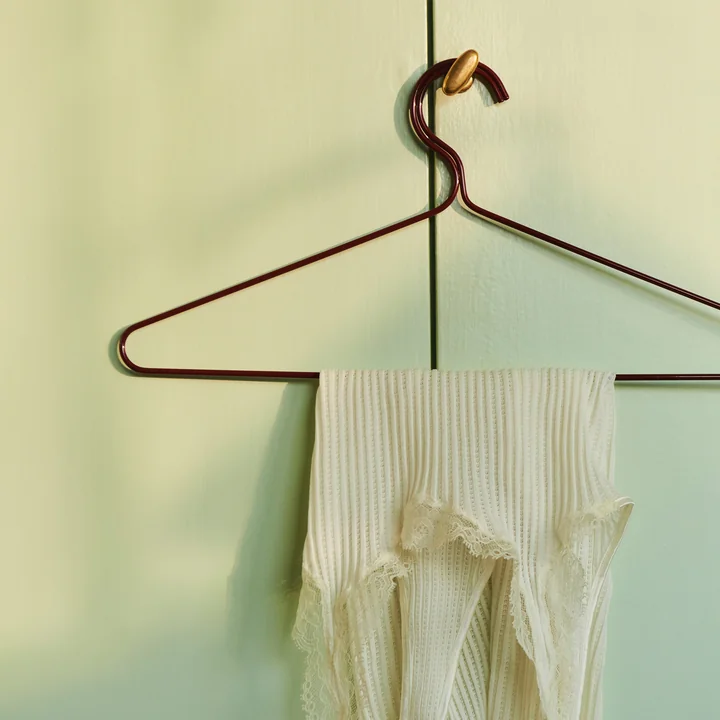 Kleur kleerhanger, kastanjebruin rood van HAY