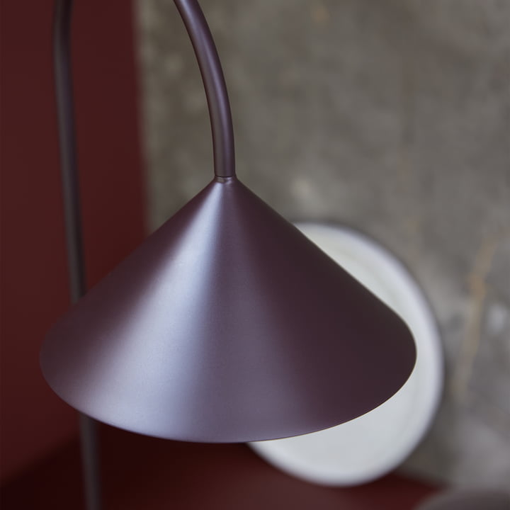 Grasp LED oplaadbare vloerlamp, beetroot mat by Frandsen