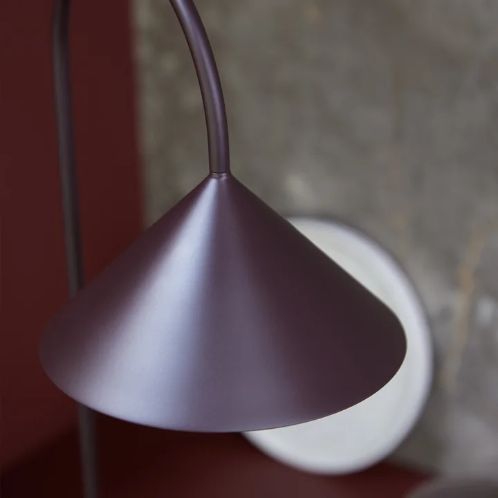 Grasp LED oplaadbare vloerlamp, beetroot mat by Frandsen